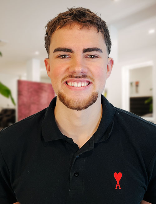 Niklas bei Giovanni Friseure